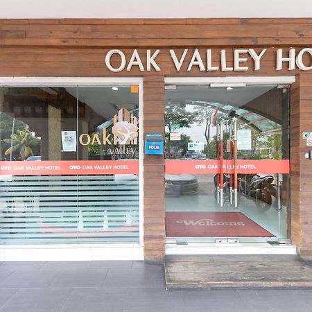 Oyo 430 Oak Valley Boutique Hotel Джохор-Бару Экстерьер фото