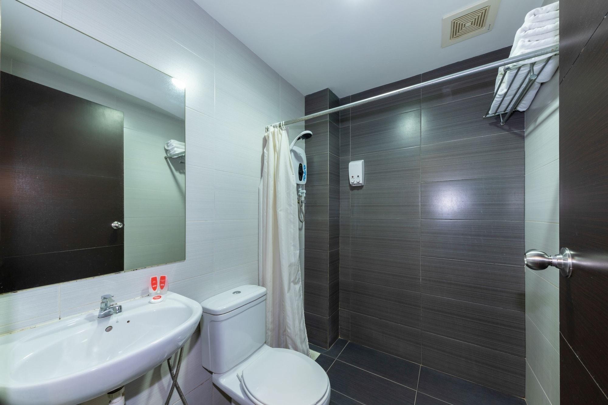 Oyo 430 Oak Valley Boutique Hotel Джохор-Бару Экстерьер фото