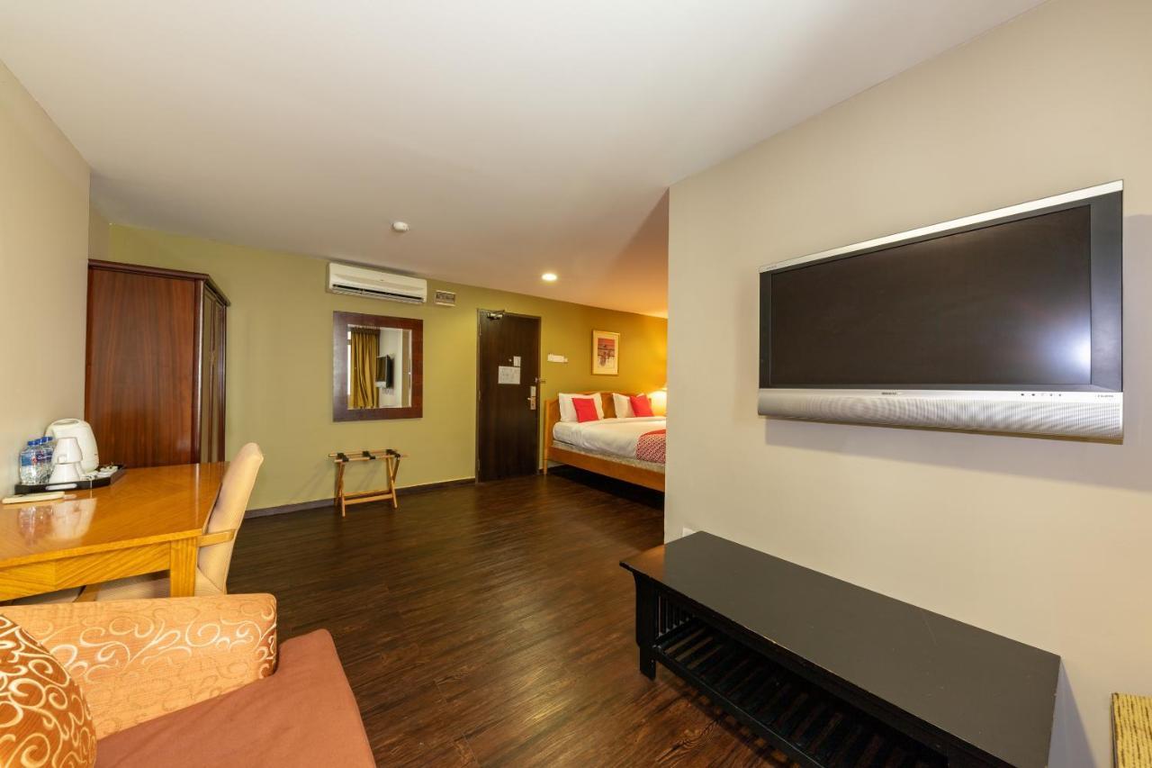 Oyo 430 Oak Valley Boutique Hotel Джохор-Бару Экстерьер фото