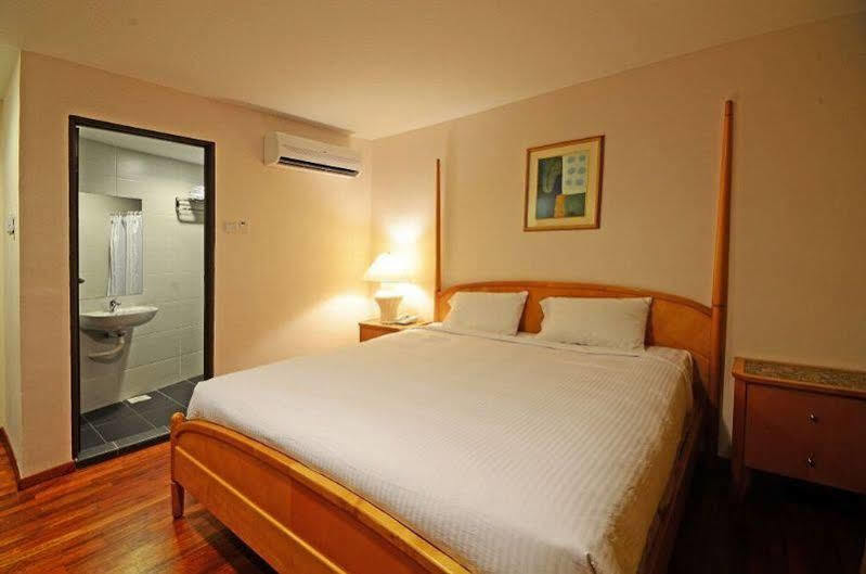 Oyo 430 Oak Valley Boutique Hotel Джохор-Бару Экстерьер фото